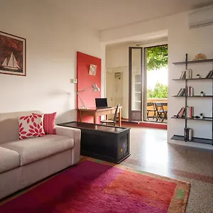 https://bilocale-zona-darsena.it-lombardy.com